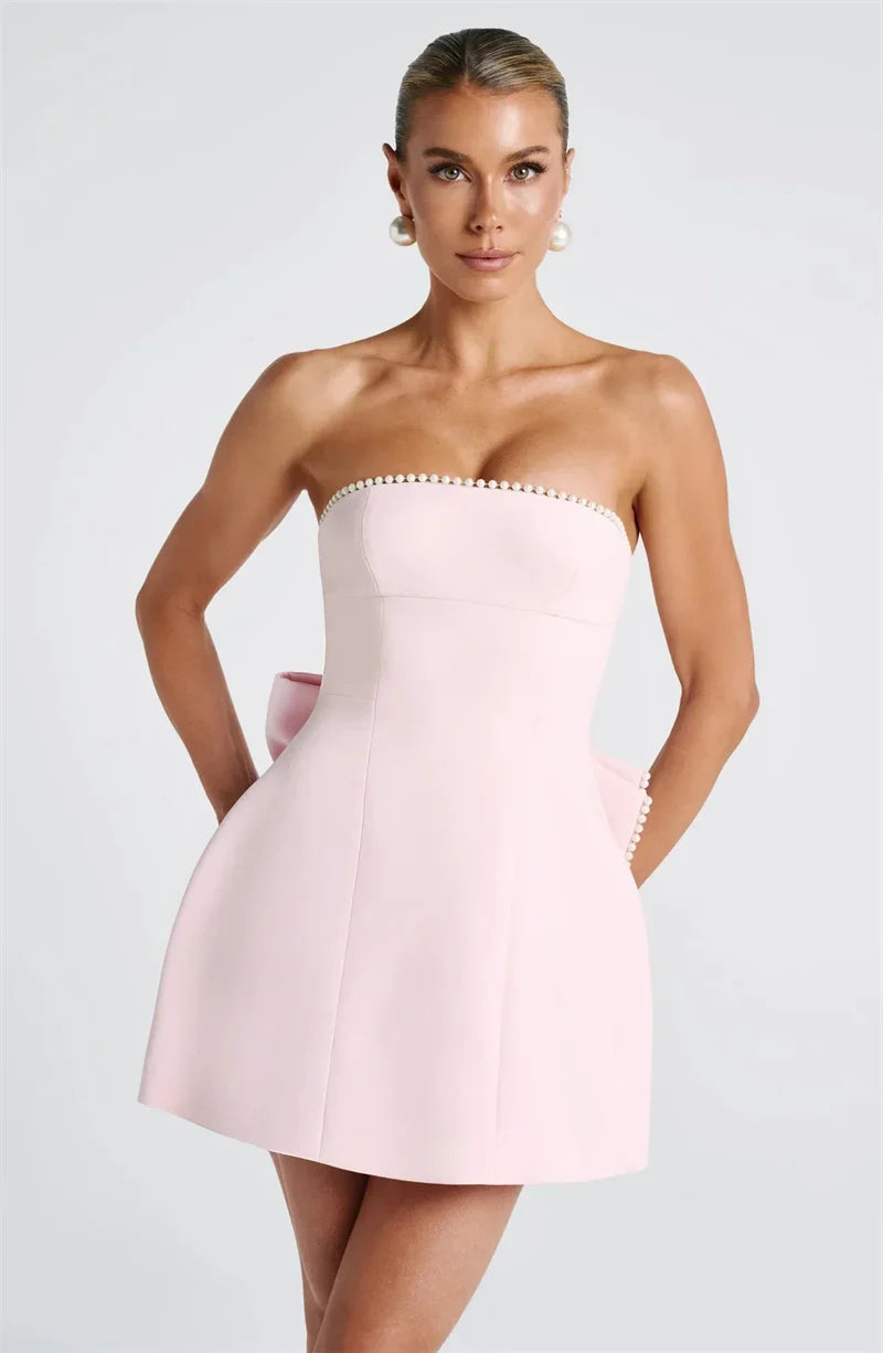 Veyra | Trägerloses, elegantes Minikleid mit Perlen 